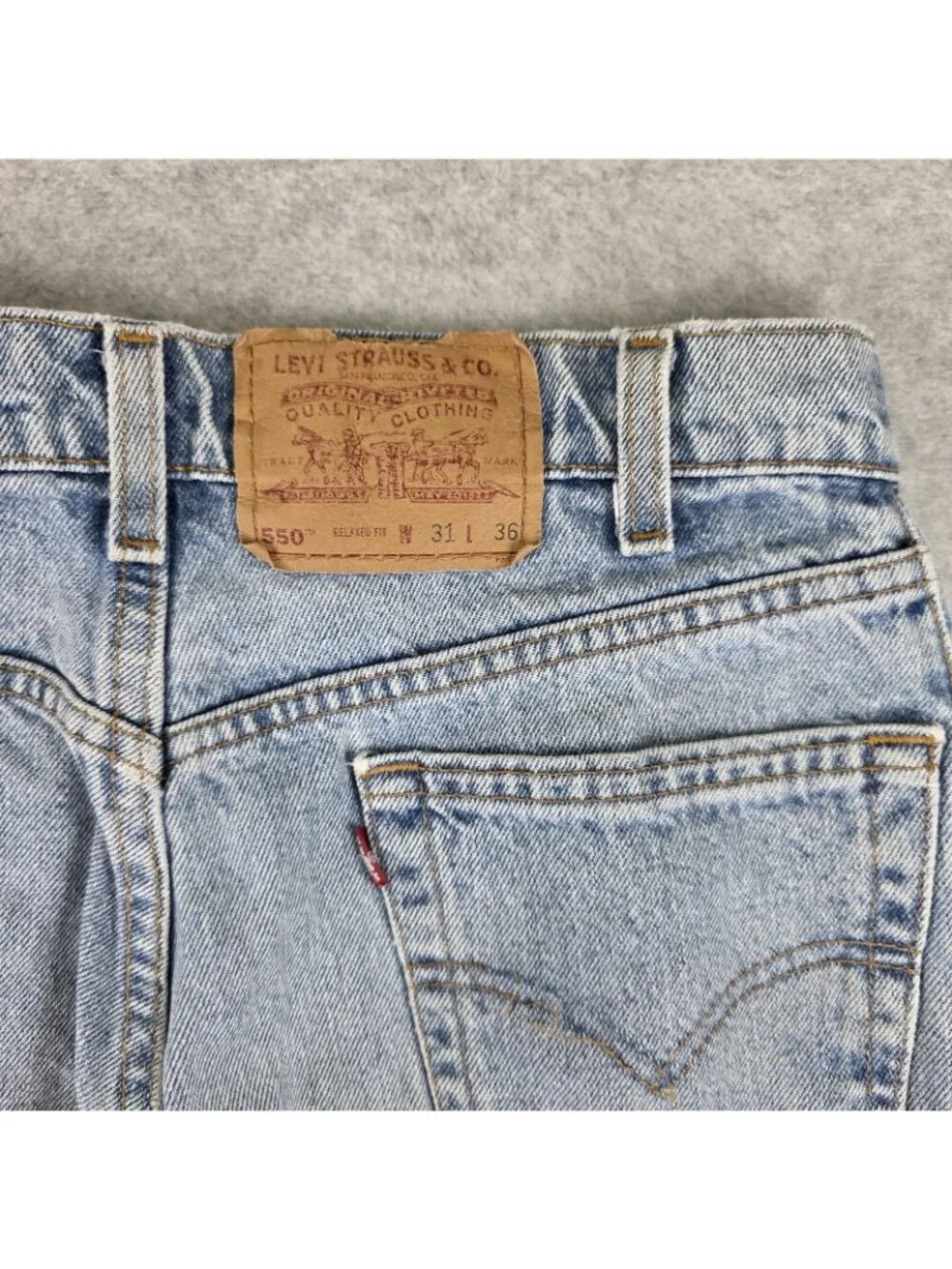 Vintage Levis 550 Jeans Mens 31x36 Light Wash Relaxed Fit Made In USA